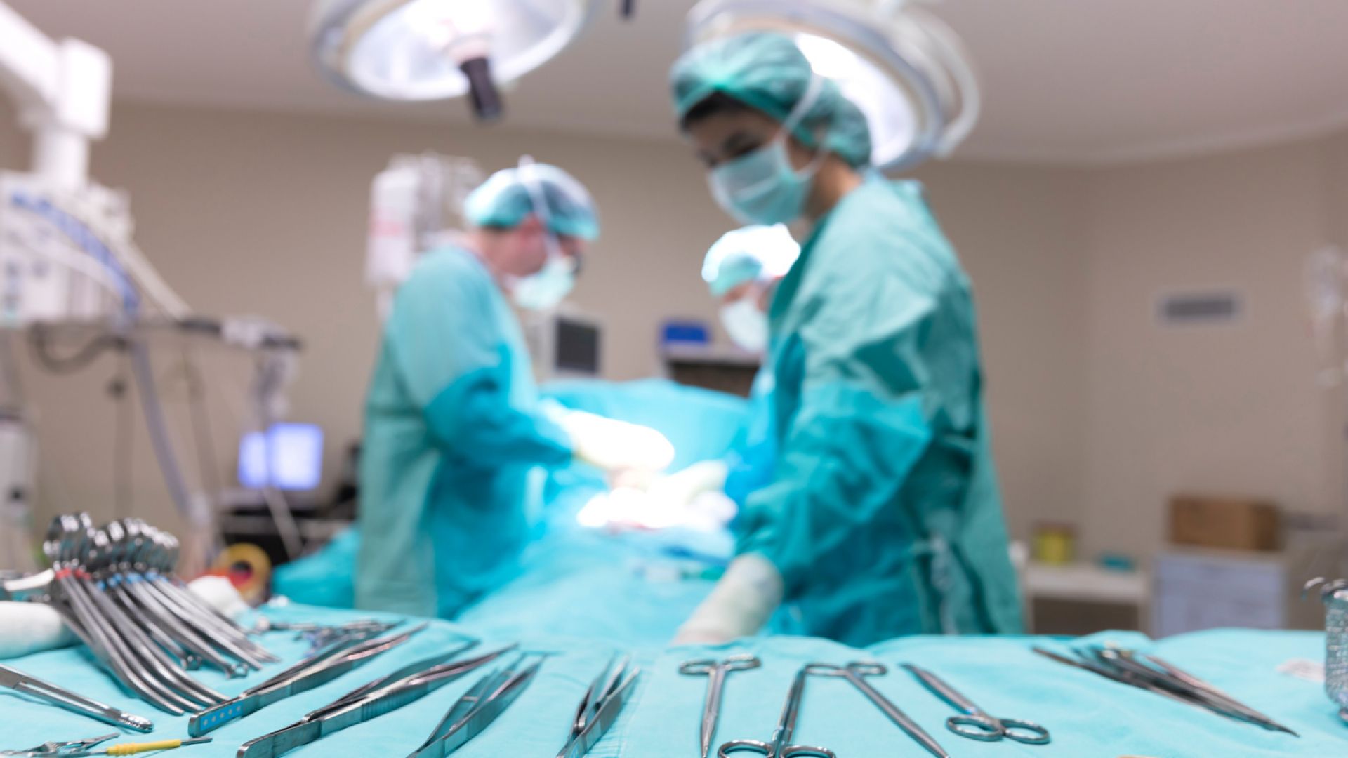 Уникална операция: Отстраниха 26-килограмов тумор от корема на мъж в Плевен