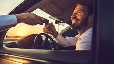 5 полезни съвета, когато взимате кола под наем