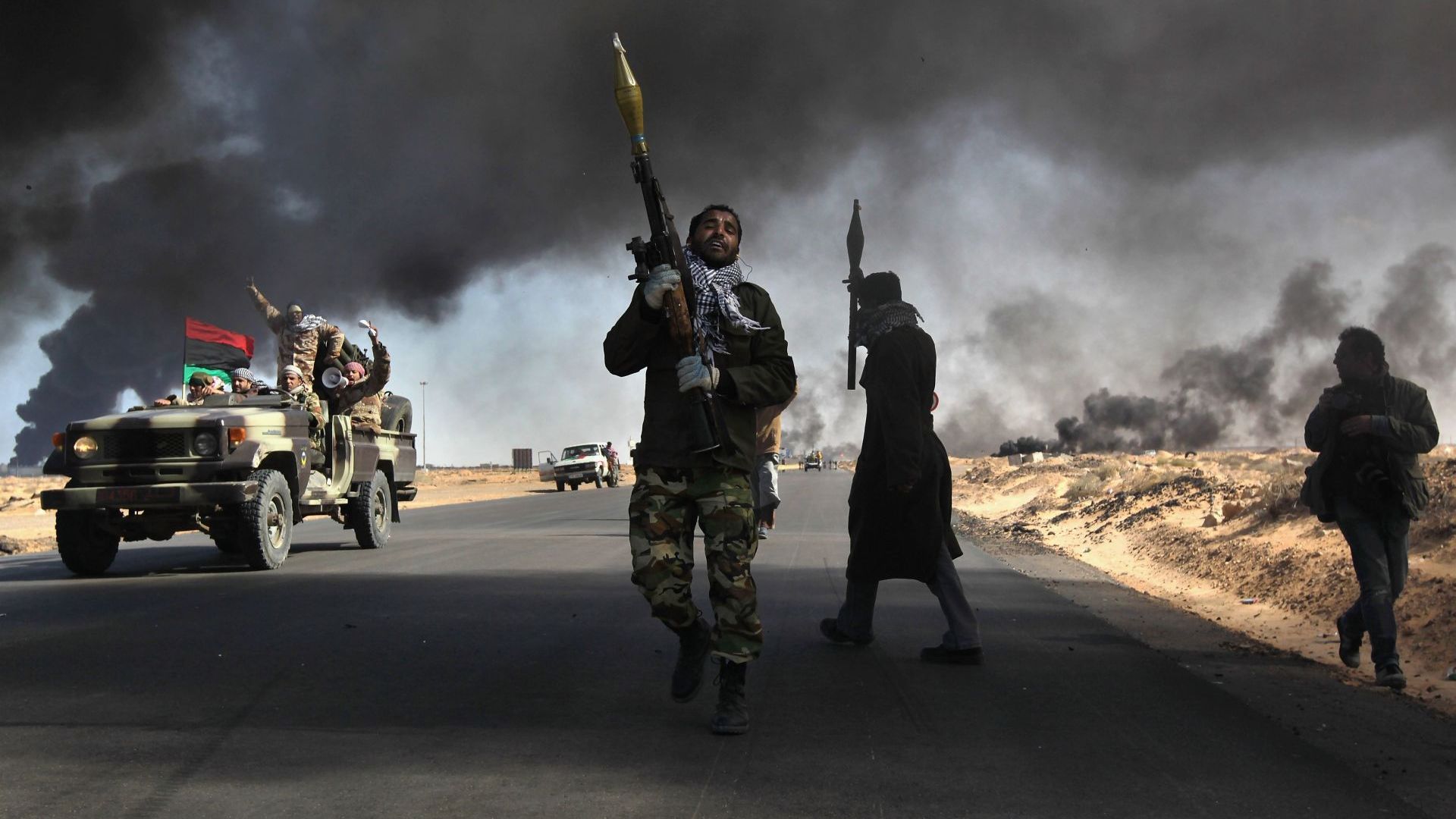  Гражданската война в Либия - въоръжените милиции се борят с последователи на Кадафи 