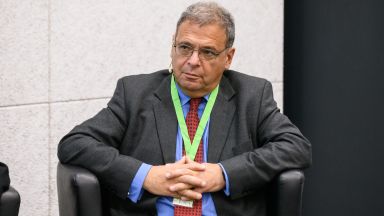 «Гледам че политици се замерят с обвинения за това кой