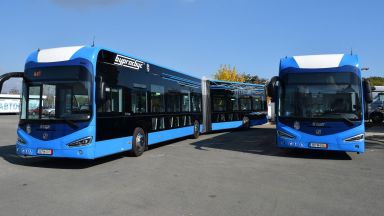 В Бургас представиха два от общо 56 нови електрически автобуси