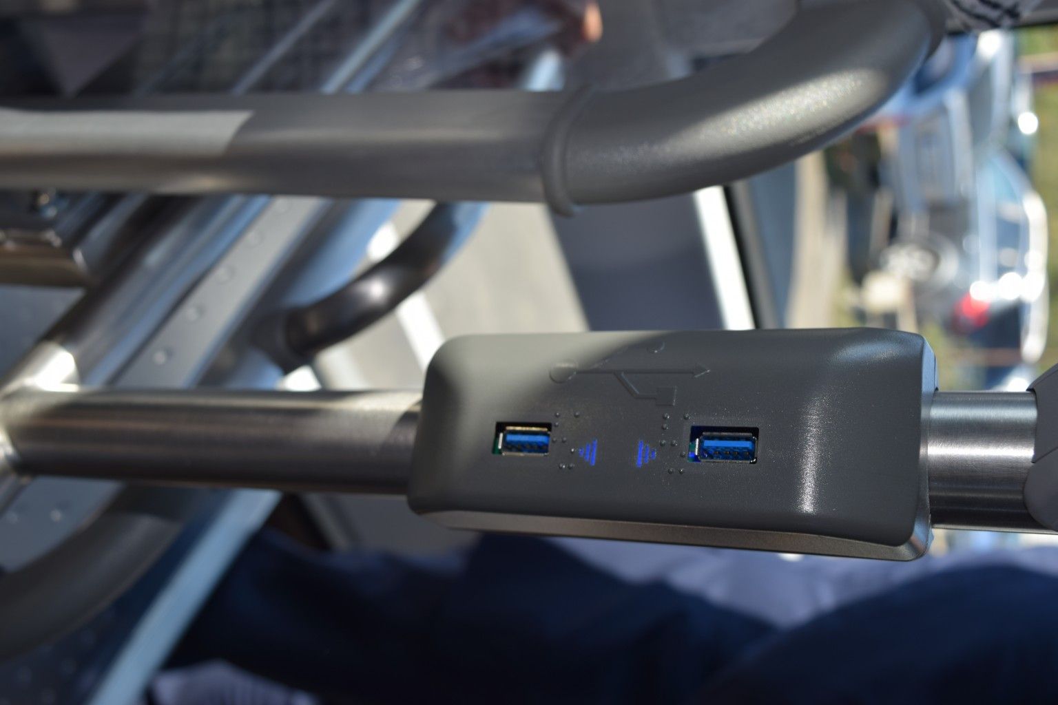 Друга новост е наличието на USB портове за зареждане на лични мобилни апарати в пътническия салон