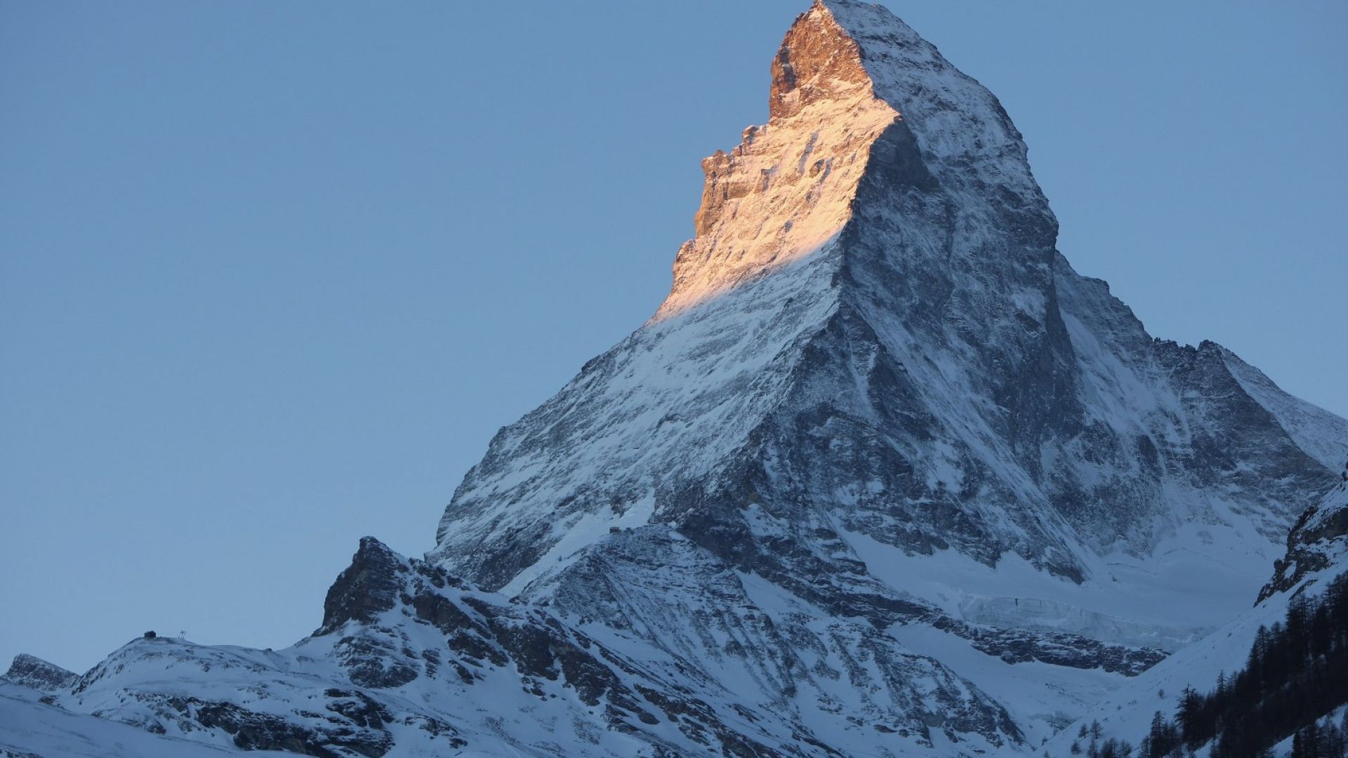 Двама млади мъже загинаха при изкачване на връх Матерхорн