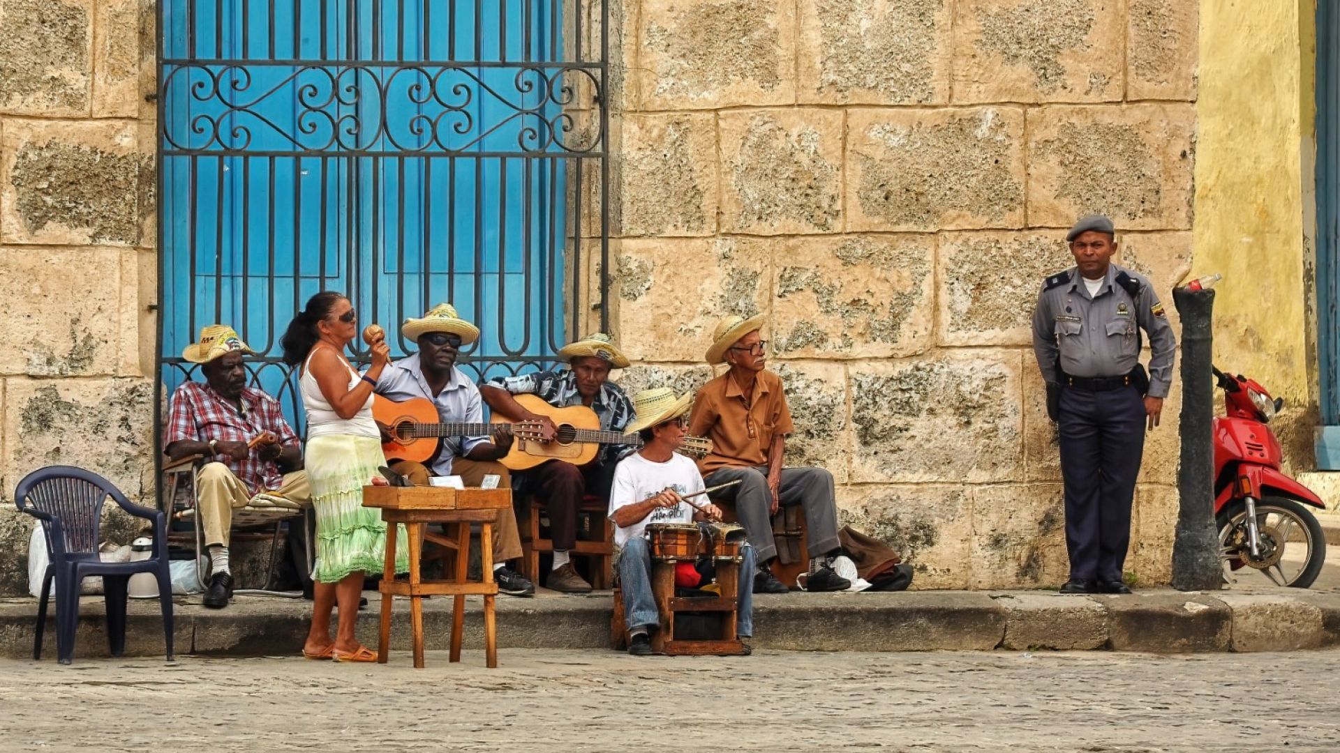 Кубинците гласуват за парламент, депутатите с 5-годишен мандат, но без заплата