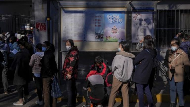 Китай прие образователен закон за намаляване на двойния натиск върху