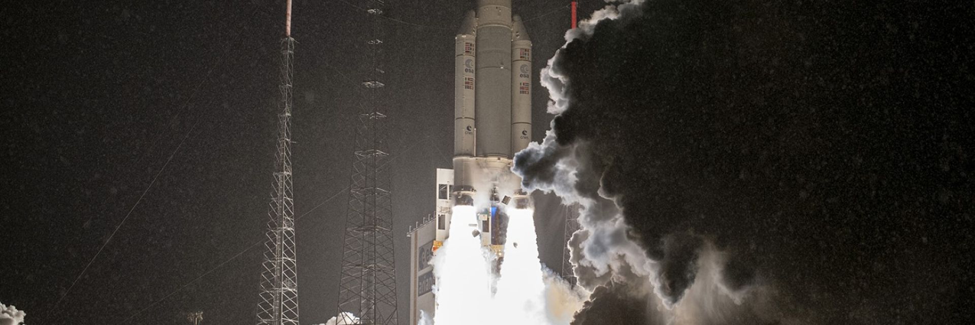 Франция изстреля военен сателит технологично бижу (видео)