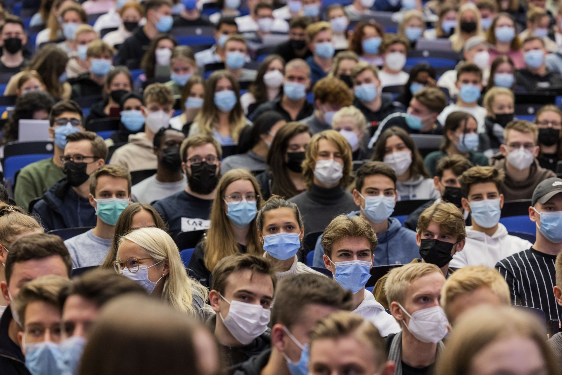 На 11 октомври студентите се събраха на първата от началото на пандемията присъствена лекция в университета в Мюнстер