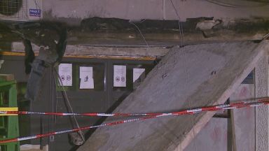 Теч в жилищния блок принудил домоуправителя и още двама съседи