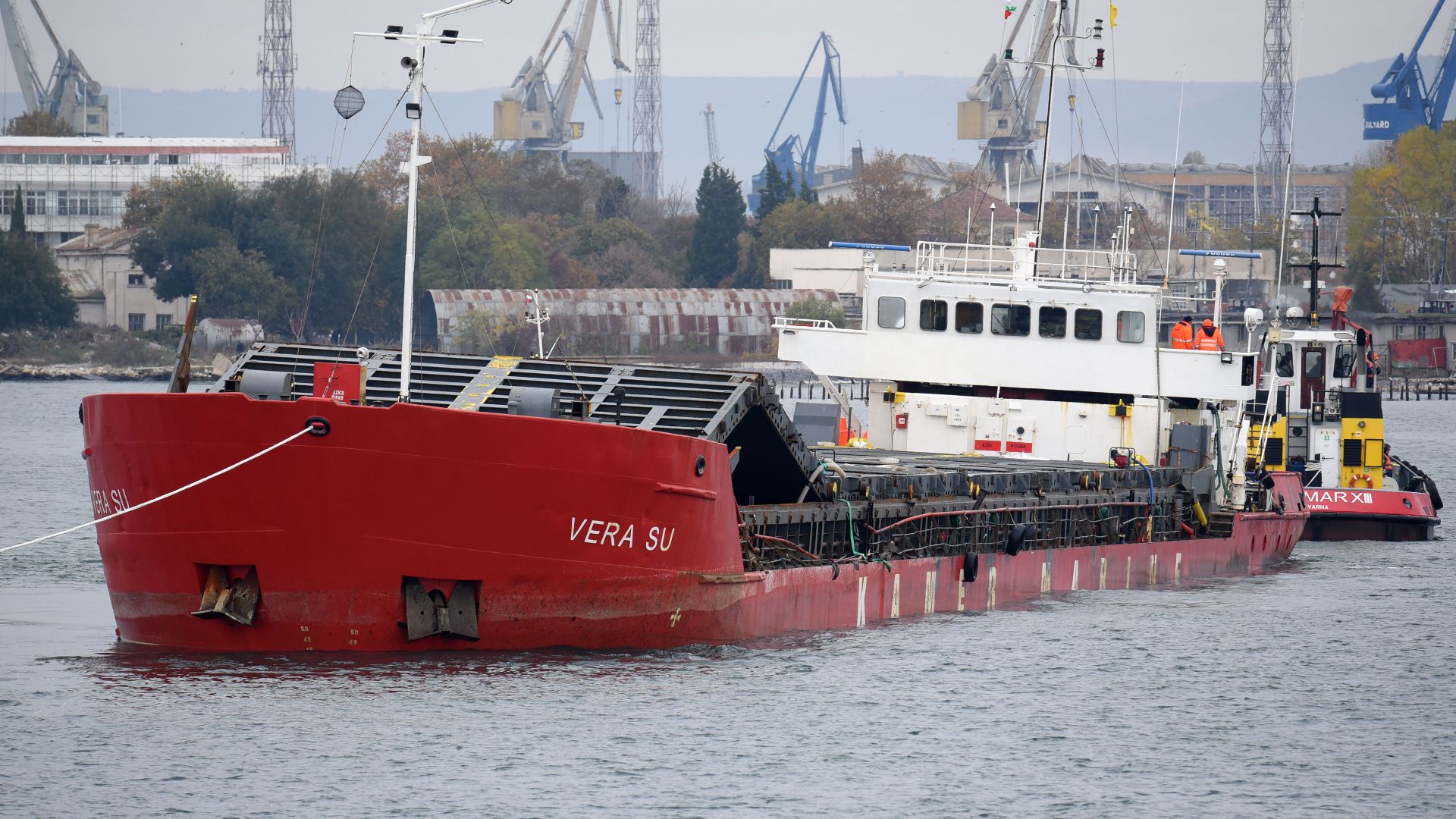 Открита е процедурата за продажба на кораба "Вера Су"