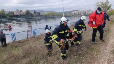Полицейски служители от Районното управление в Кърджали спасиха 52 годишна жена