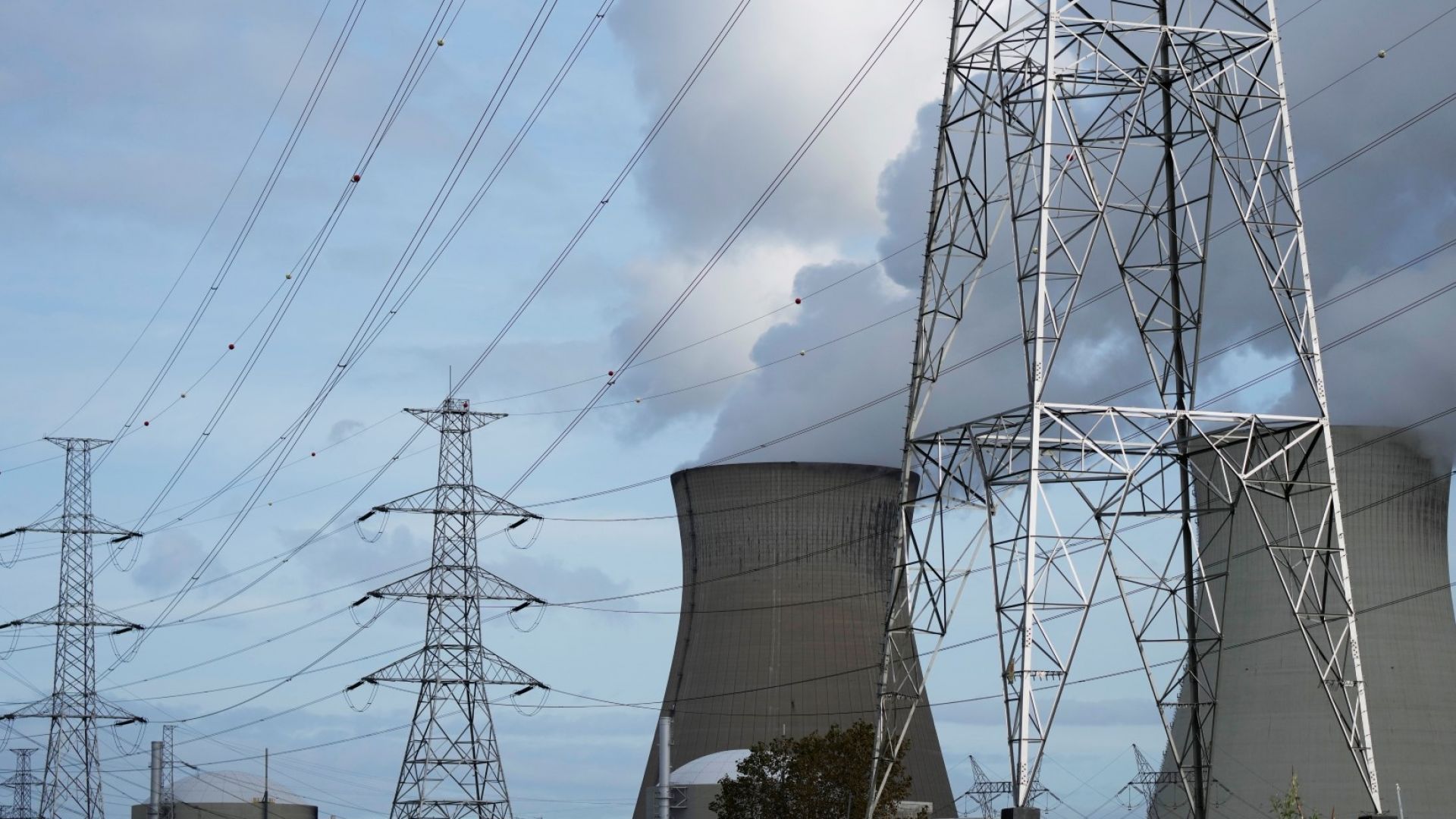 Белгия и Швеция гледат с надежда към Франция за ядрени реактори