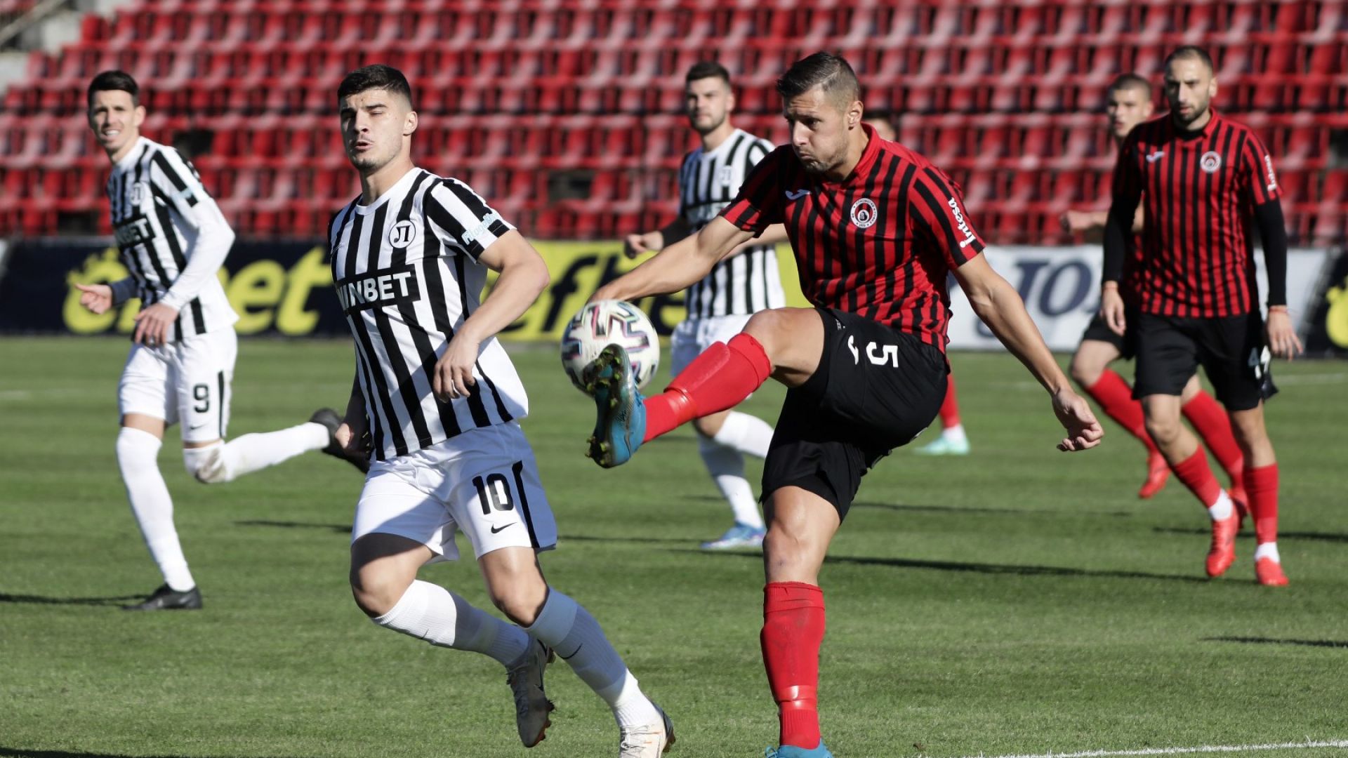 Локомотив Пловдив е първият четвъртфиналист за Купата