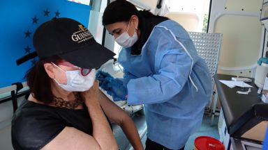МЗ обяви изнесените пунктове за ваксинация в страната през уикенда