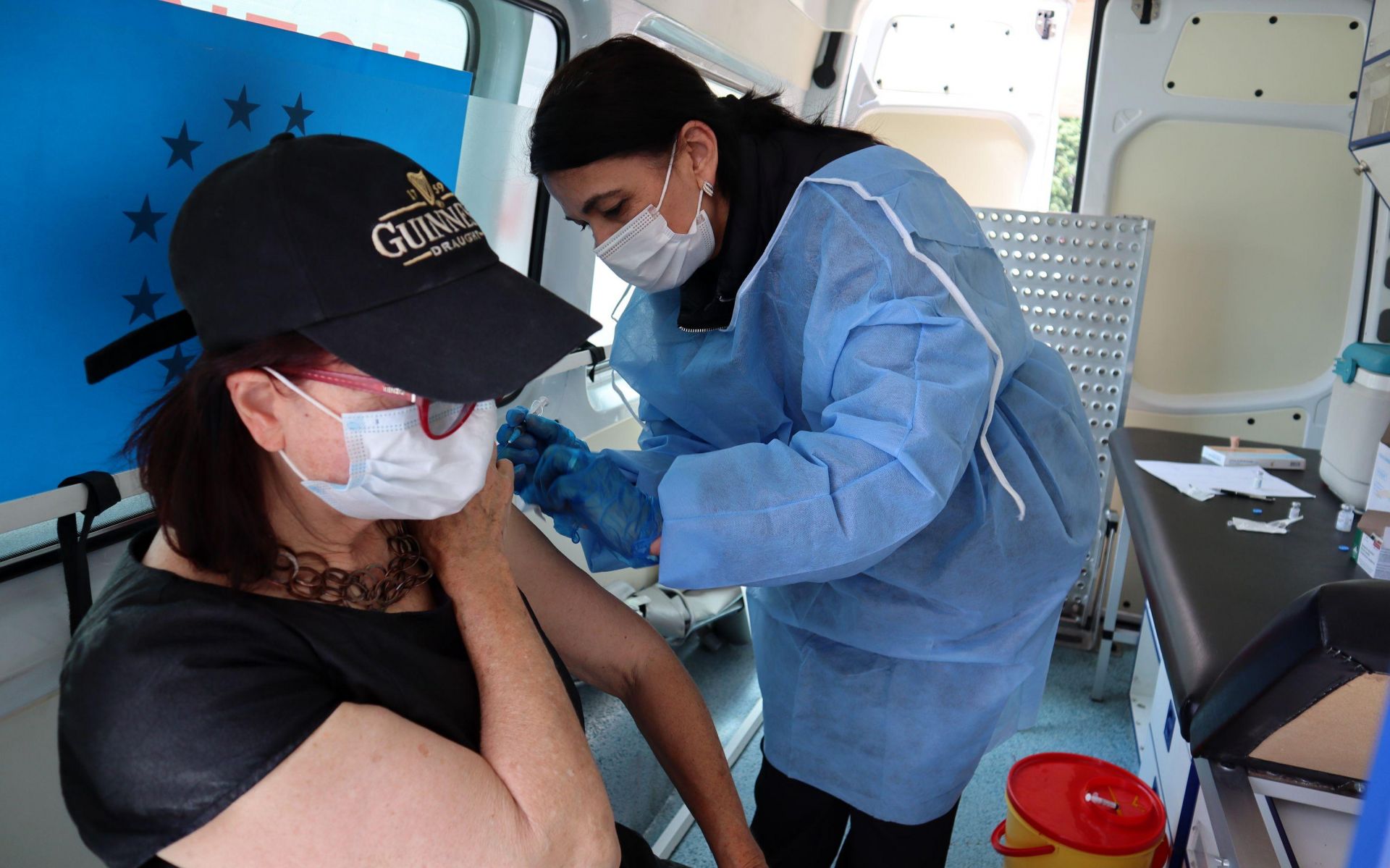 Имунизация в мобилен ваксинационен пункт
