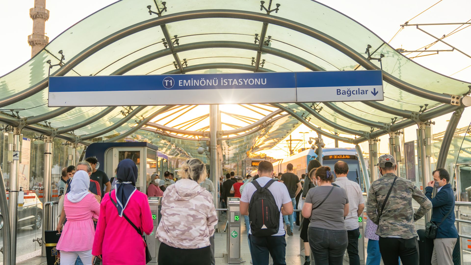 Градския транспорт в Турция става безплатен за всички медици до края на годината
