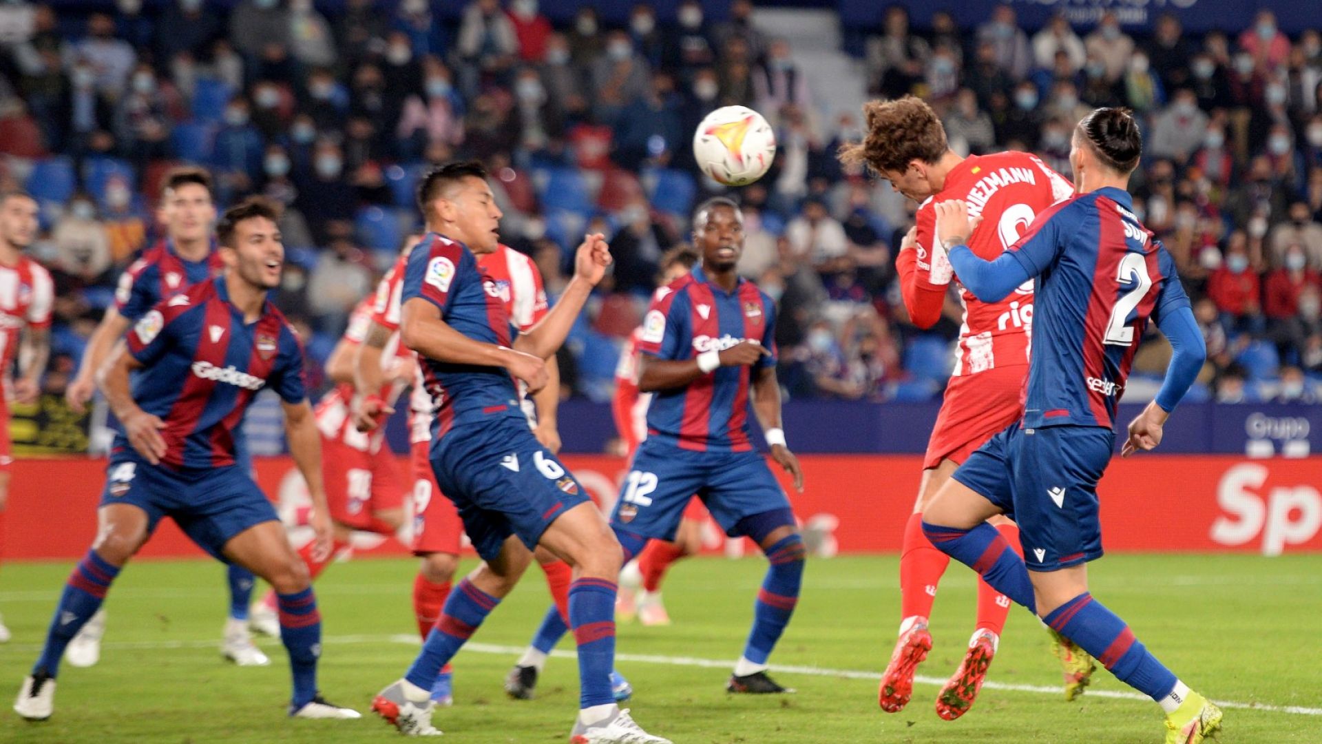 Отложиха дерби между Леванте и Виляреал заради мощна буря