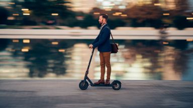 Руските власти искат да забранят движението на велосипеди елетрически тротинетки