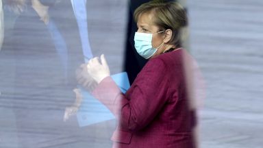 Ангела Меркел суперзвездата на европейската политика се оттегли от канцлерския