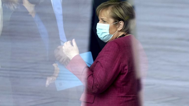 Ангела Меркел пристигна в Атина вчера вечерта за последното си