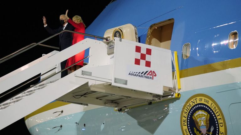 Американският президент Джо Байдън кацна в Рим, където ще се