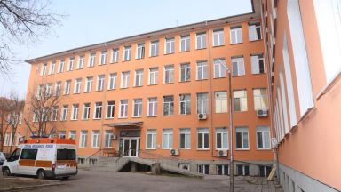 Възрастен мъж е починал минути след като е бил изписан