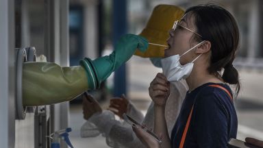 Китай отбеляза рекорден за последните 21 месеца брой заразени