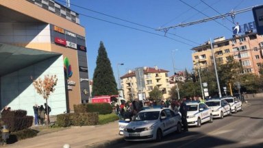 Няколко души се опитаха да нахлуят в столичния мол Парк