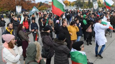 Протести срещу зелените сертификати се проведоха на много места в
