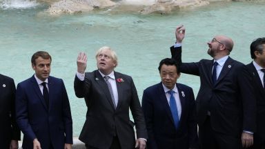 Британският премиер Борис Джонсън предупреди че има да се измине