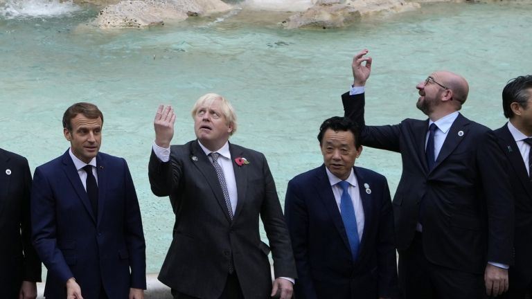 Британският премиер Борис Джонсън предупреди, че има да се измине