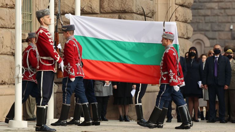 Днес България отдава почит на народните будители - книжовниците, просветителите