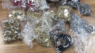 Митнически служители от Бургас откриха 4 147 кг златни и сребърни