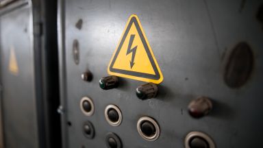 Тялото на 63 годишен мъж е намерено в ел подстанция на
