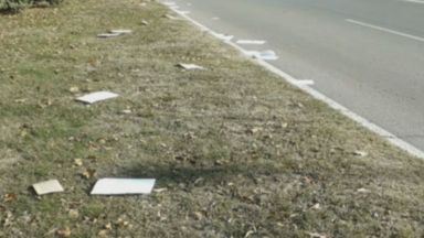 Куп документи с лични данни бяха разпилeни по столичен булевард