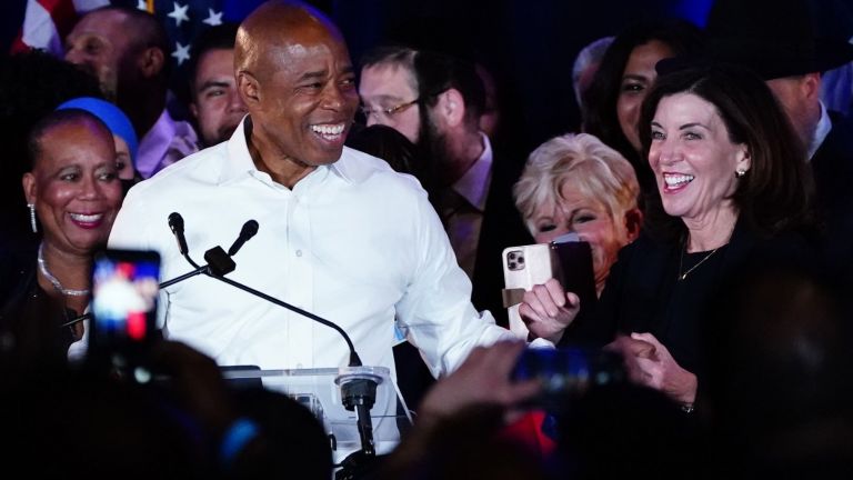 Le maire de New York utilise l’intelligence artificielle pour passer des appels en chinois et en yiddish Le maire de New York utilise l’intelligence artificielle pour passer des appels en chinois et en yiddish