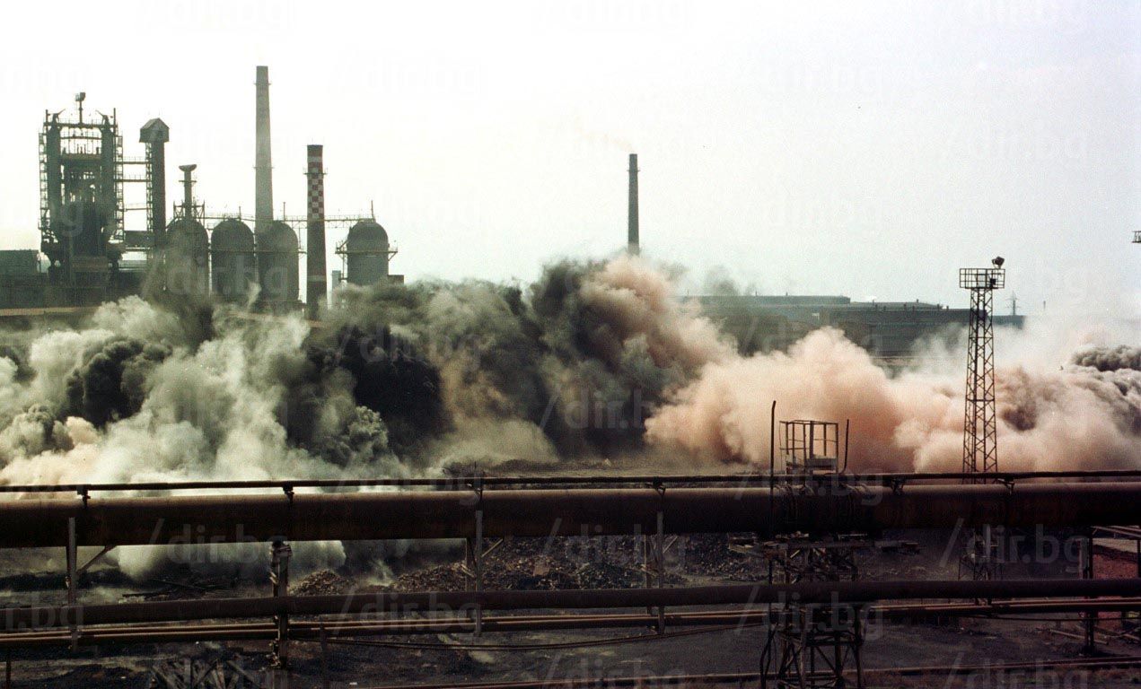 На 31 март 2003 г. една от фабриките в "Кремиковци" е взривена с няколко последователни взрива