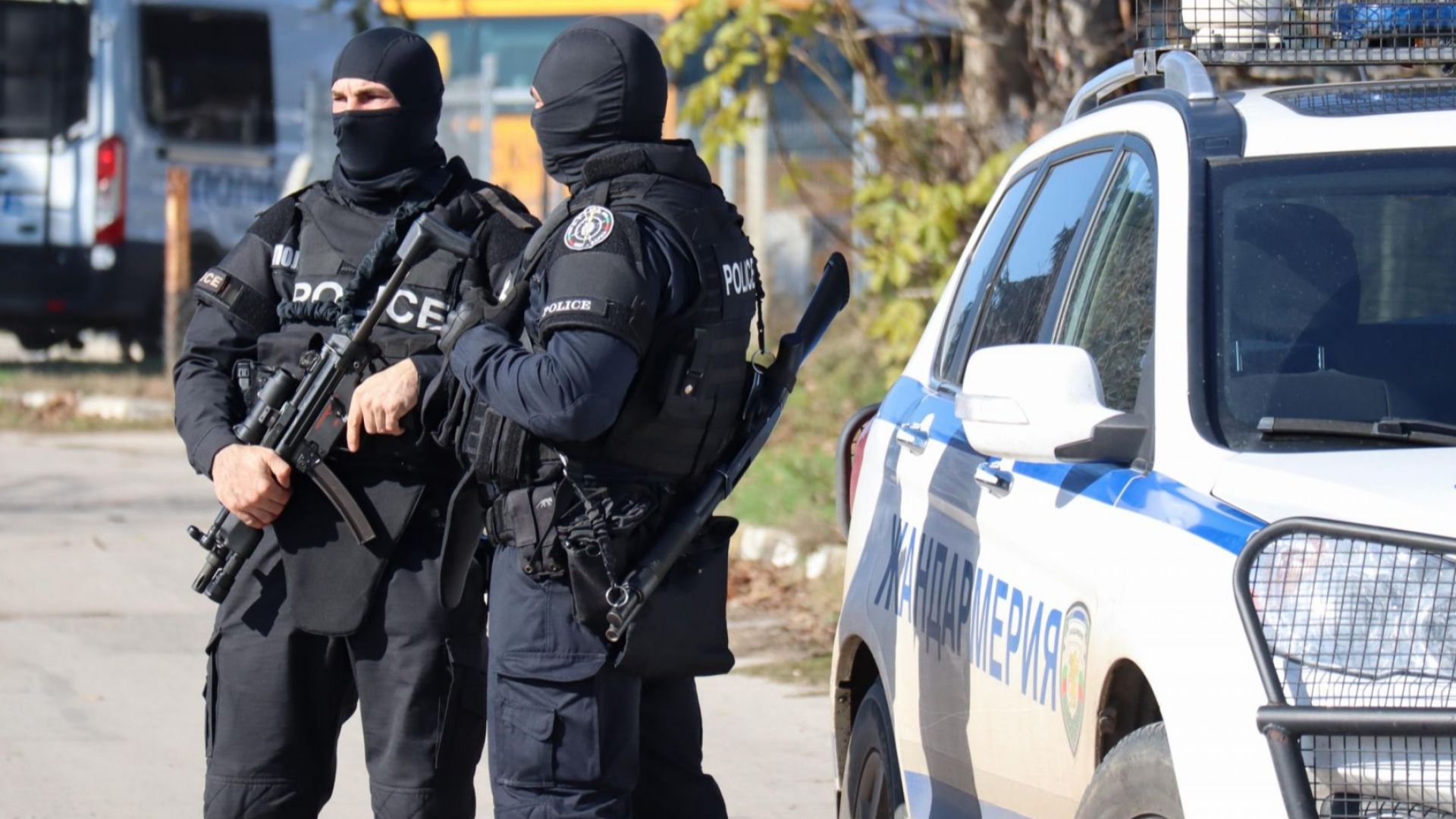 Спецакция в 7 града в Софийско, полицията влезе 25 заложни къщи и 9 автоморги