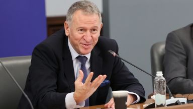 Здравният министър Стойчо Кацаров се похвали в ефира на БНТ