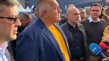 228 машини за гласуване са били докарани в охранявания склад