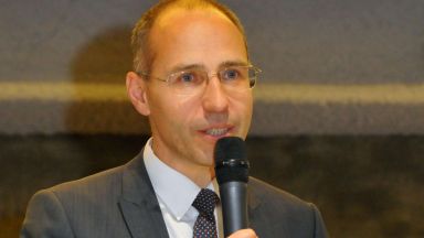 Очевидно за Румен Радев беше по изгодно да раздели президентските от