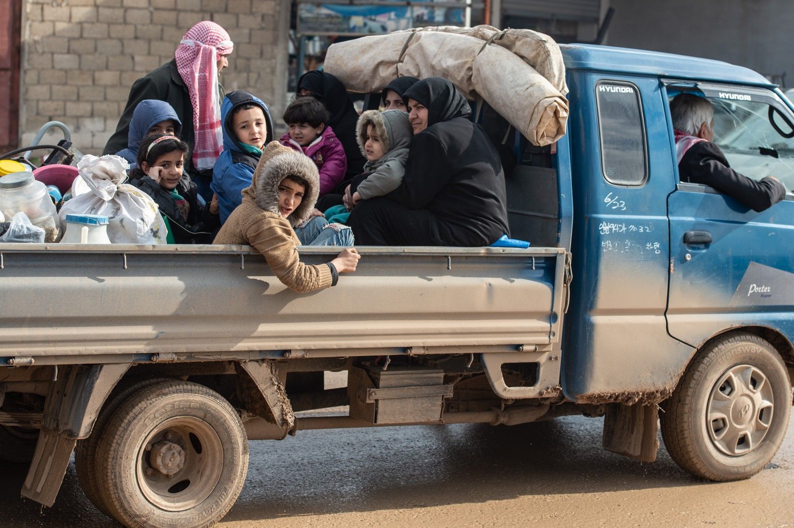 Сирия сега: бежанската вълна не стихва, а разрушението е навсякъде