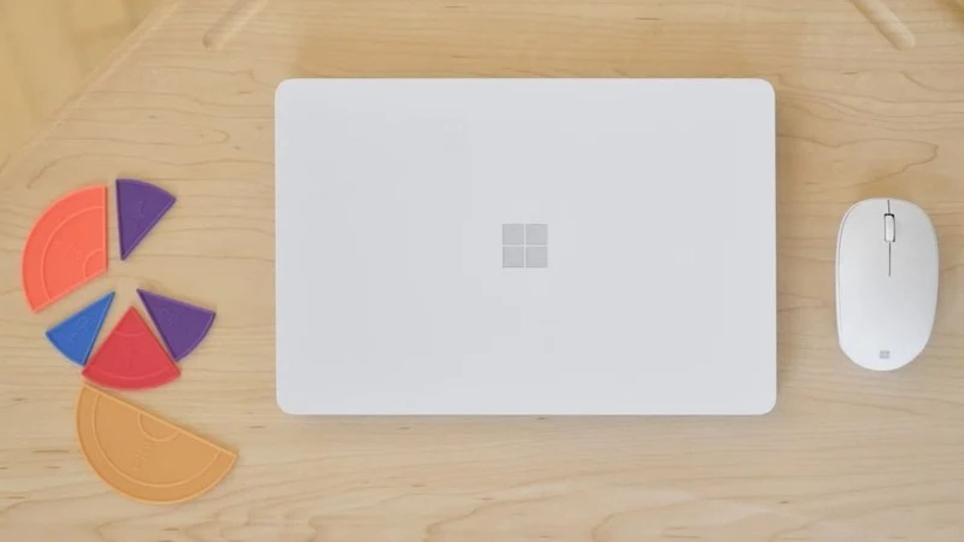 Microsoft пусна лаптоп за 250 долара