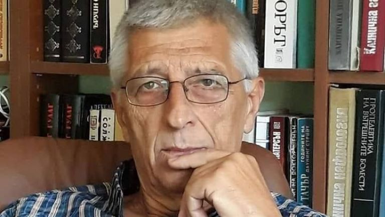 В зората на демокрацията - седесар и бунтар, днес - спешен медик от Рила