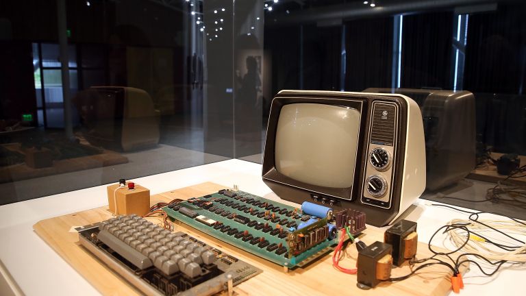 Продадоха един от първите компютри на Apple за 400 000 долара
