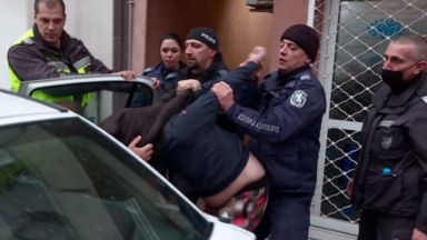 34 годишният компютърен специалист който нападна родителите си в резултат на