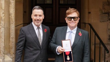 Съпругът на Елтън Джон обвини изданието "Дейли мейл“ в хомофобия