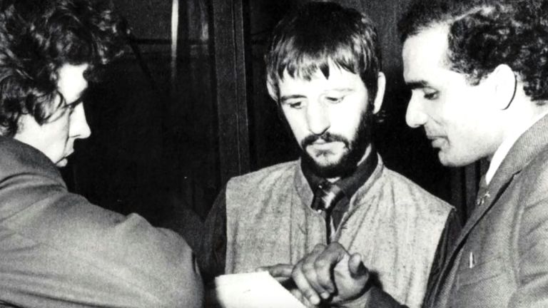 Неизвестна досега песен на "Бийтълс" направи световна премиера (видео)