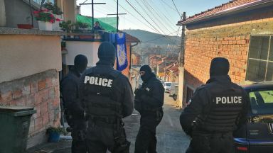 Специализирани полицейски операции за противодействие на престъпления против политическите права