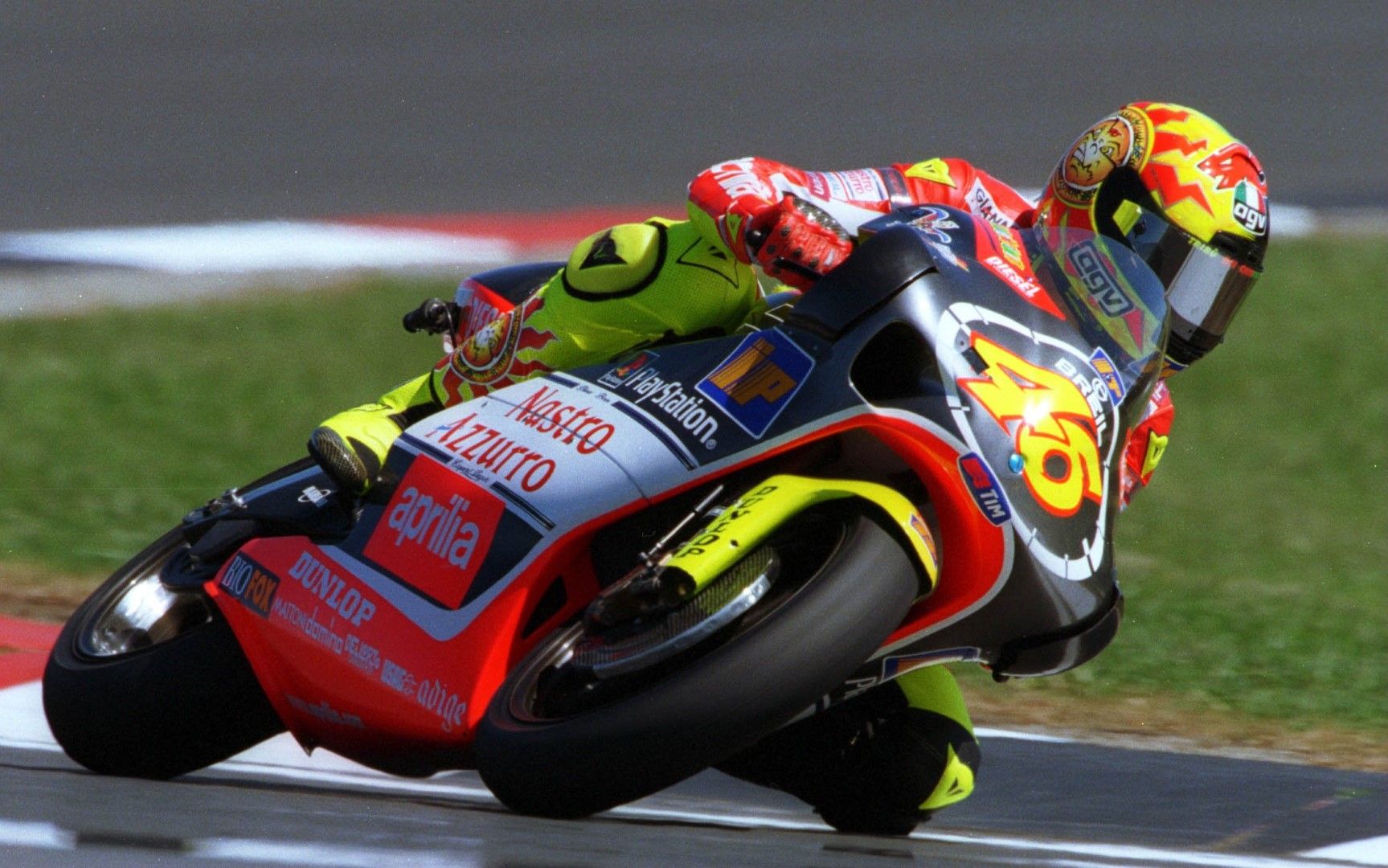 2001 г., Валентино вече е ас в 500-кубиковия клас, който година по-късно става Moto GP
