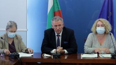 Няма да има локдаун мерките дават резултат надолу от пика